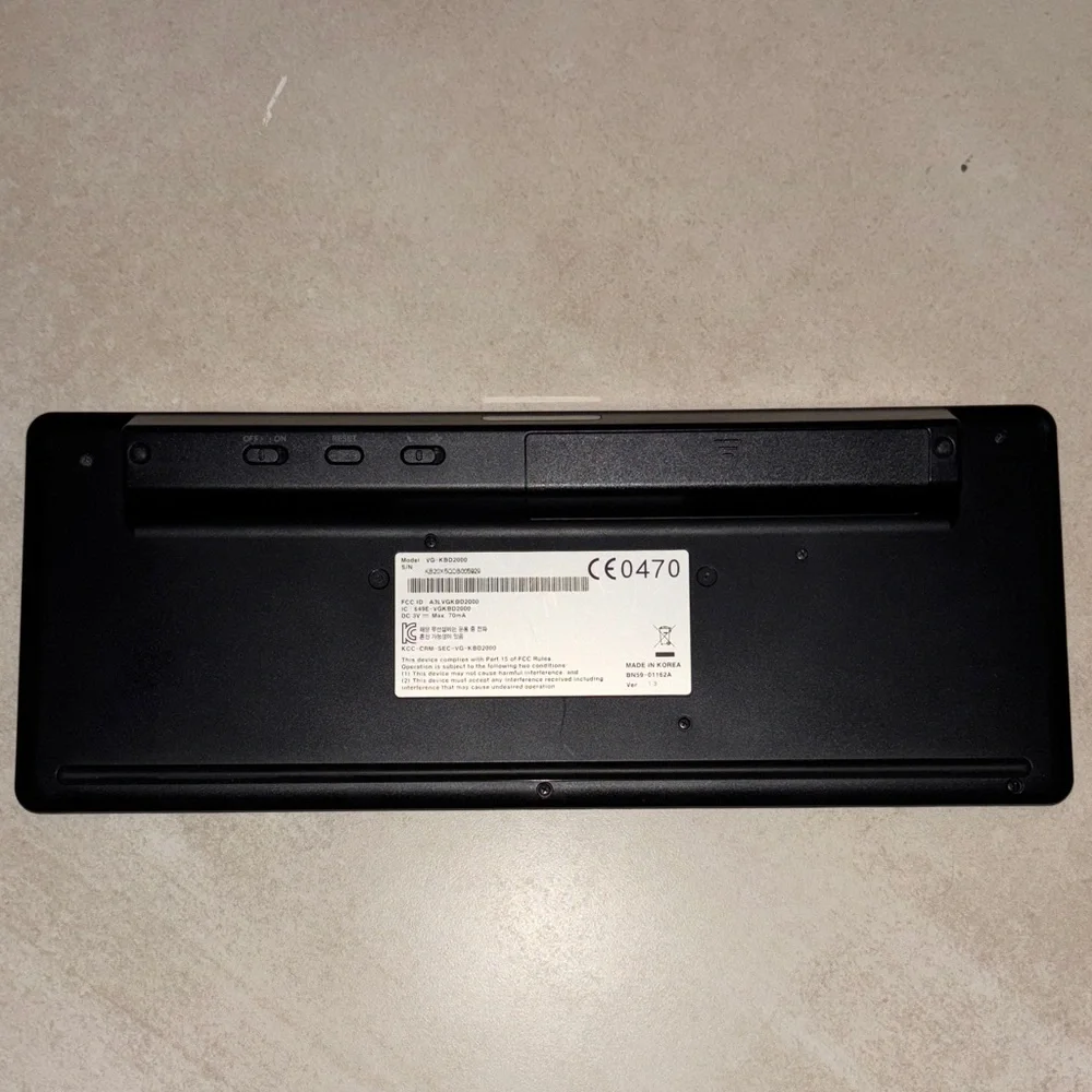 SAMSUNG Smart TV Keyboard with Touchpad VG-KBD2000 bluetooth